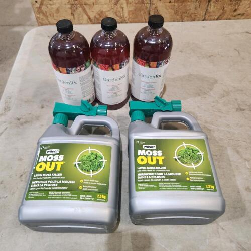 Specialty fertilizer, lawn moss killer