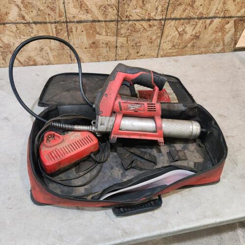 Milwaukee M12 grease gun w battery & charger