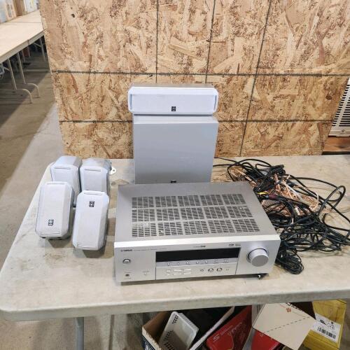 Yamaha reciever w speakers