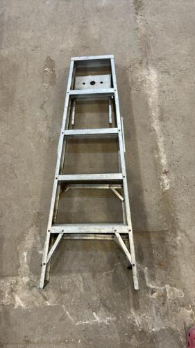 5&rsquo; Alum ladder