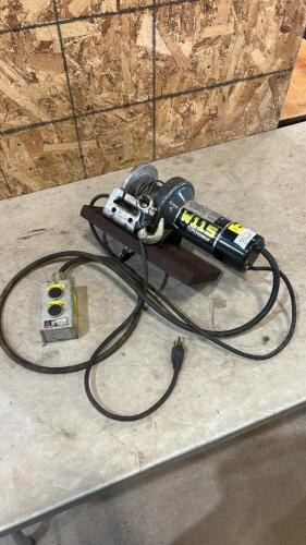 1000lb 120V Winch w controller