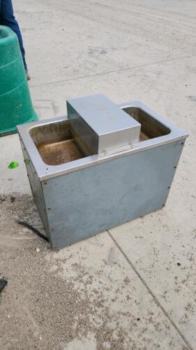 Heated water bowl 24"x14"x18"H