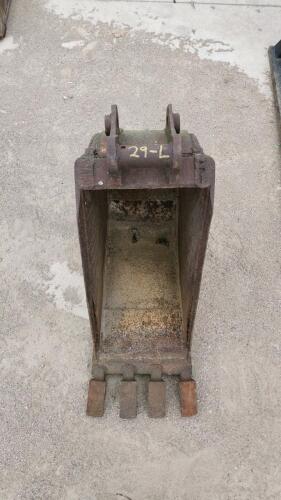 12" Backhoe bucket