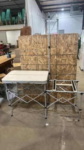 Folding camp kitchen