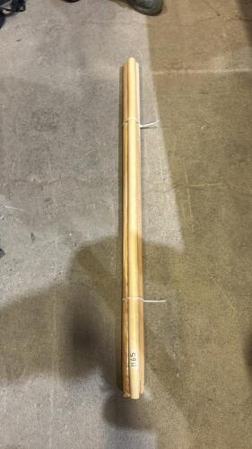 3 Shovel handles