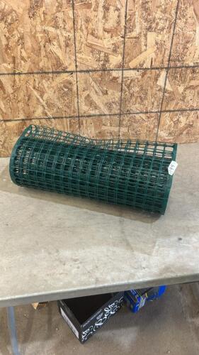 2&rsquo; Plastic fence