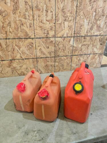 3 Gas can no lids or spouts