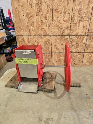 Apple cider crusher
