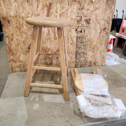 2 Wooden bar stools