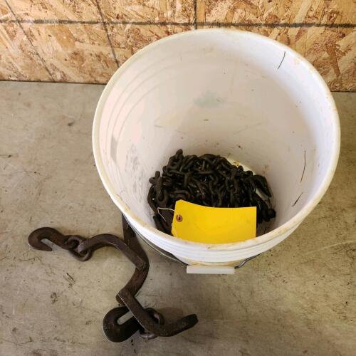12' 1/4" chain & 9' 3/8" chain, load binder