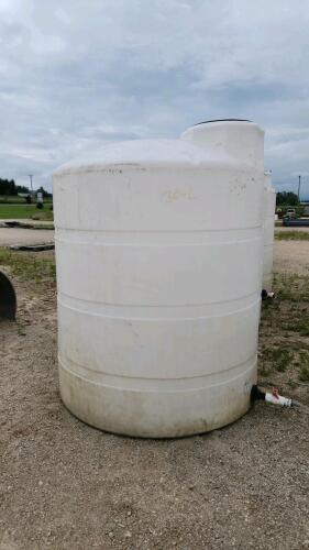 1500 Gal poly tank