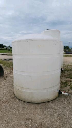 1500 Gal poly tank