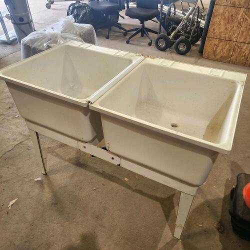 Double laundry sink