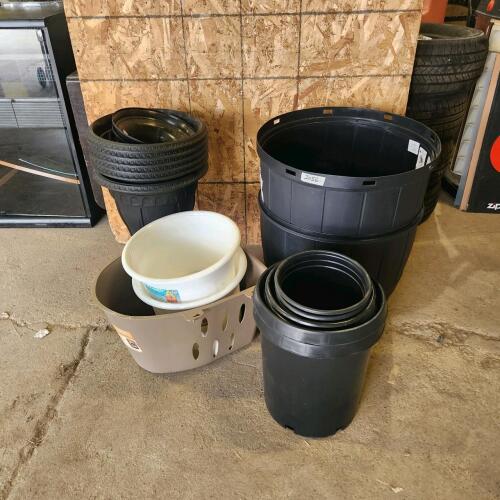Assorted planters