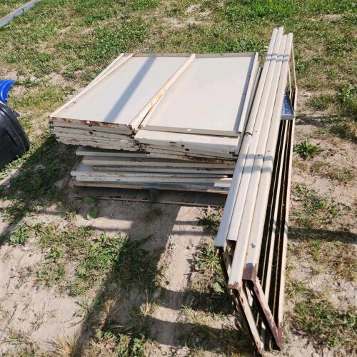 Metal shelving w 4 ends 18"W 78"H