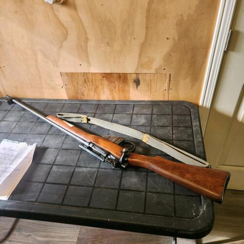 Lee Enfield 303 British bolt action rifle