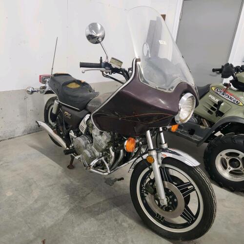 1980 Honda CB 900, 10 speed, no key or ownership as is, has not run in years