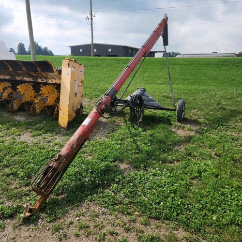 6"x21' Hyd driven auger, in good condition