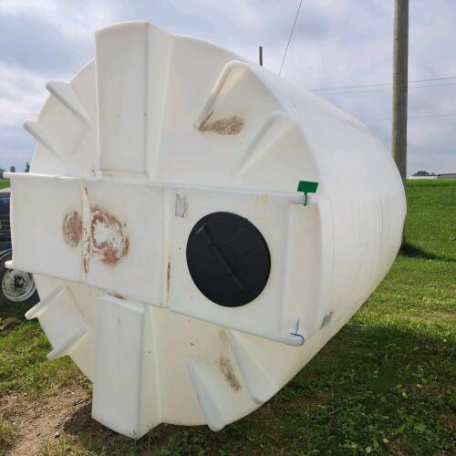 2500 Gal unused plastic tank