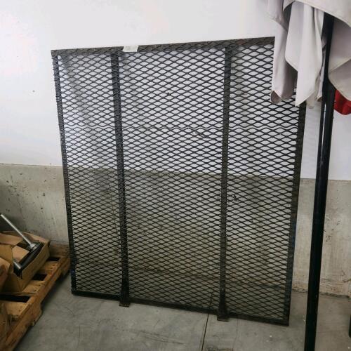 44" W 49"H Mesh trailer ramp