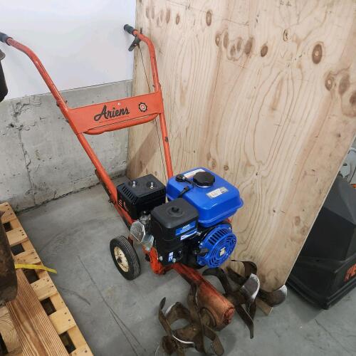 20" Ariens tiller runs