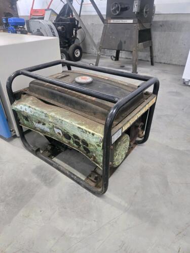 4000w Champion working generator some cosmetic damage