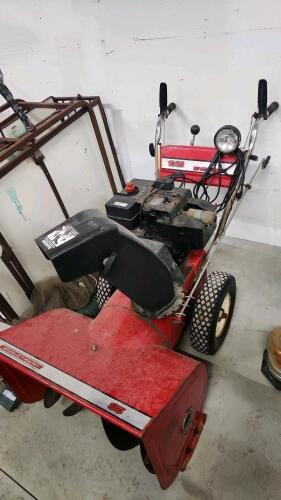 10HP 28" Snowblower w electric start