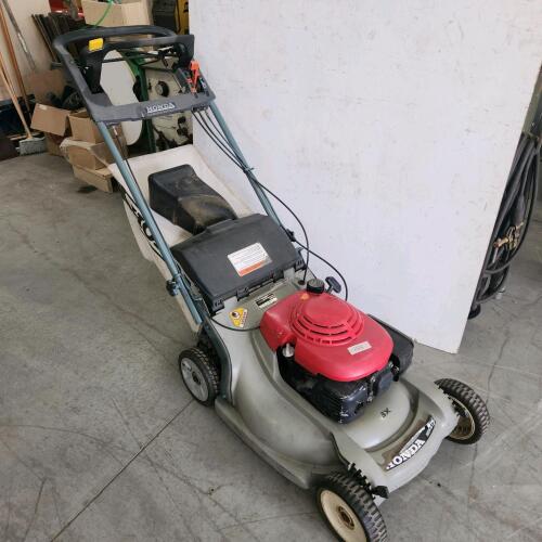 Working Honda self-propelled mower