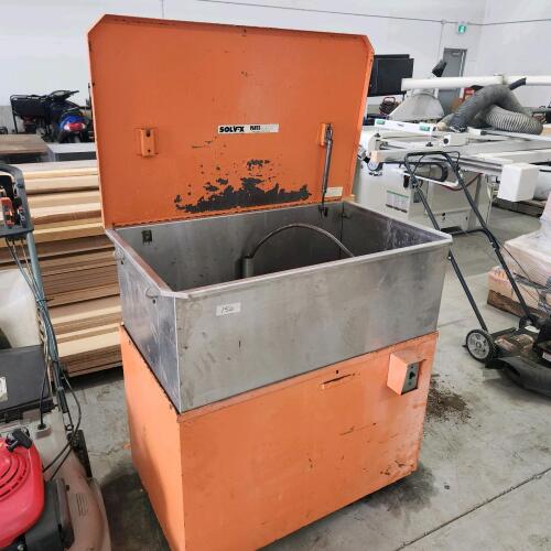Parts washer 37"L 23"W 38"H