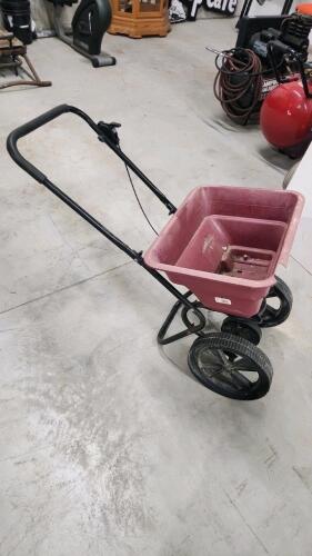 Fertilizer spreader