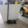 Working 3 ton floor jack