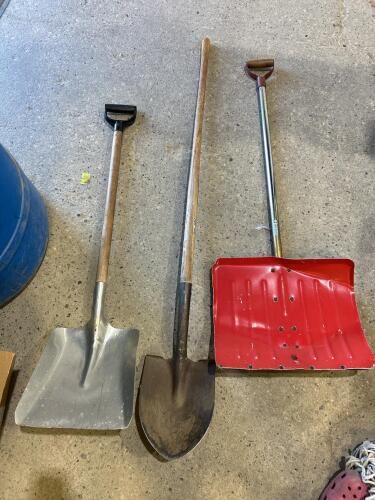 3 Shovels