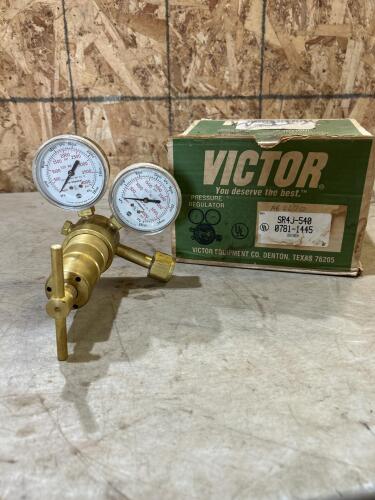 Oxygen pressure regulator