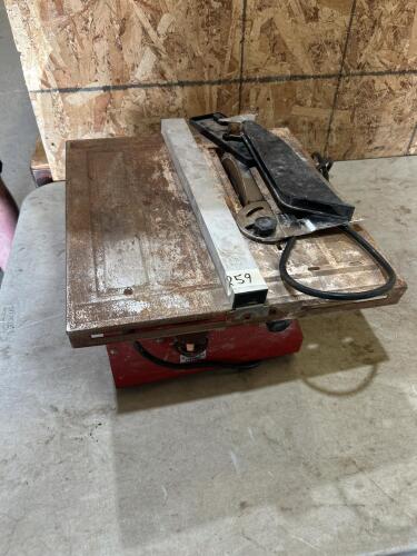 Wet tile saw