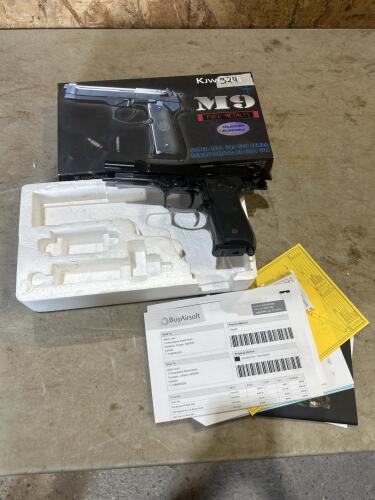 Full metal c02 airsoft pistol
