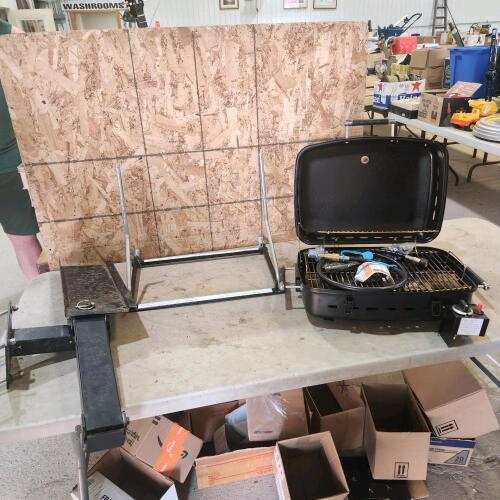 Propane bbq w a hitch mount rv stand