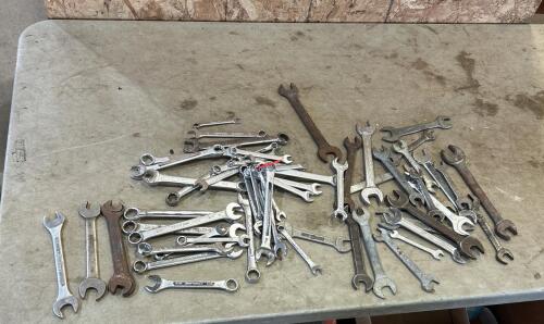 Assorted wrenches