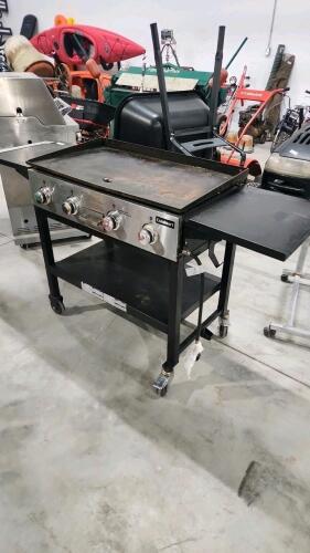 36" Cuisinart propane grill