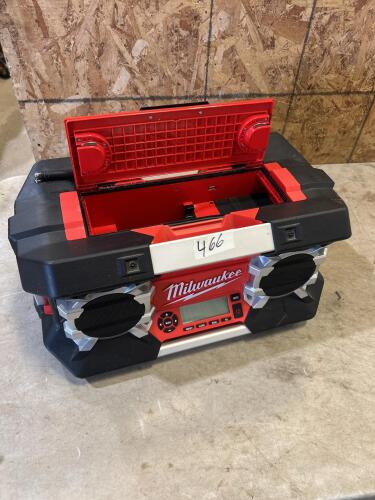 Milwaukee jobsite radio