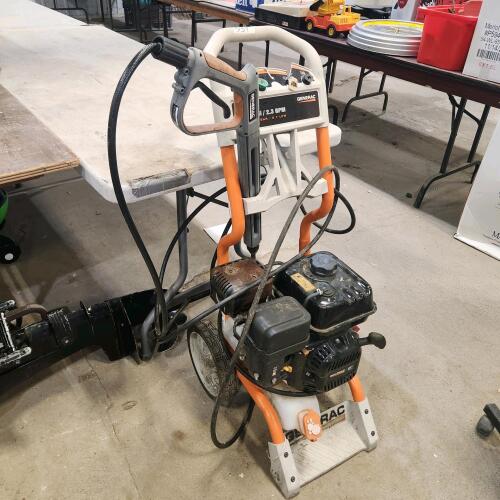 2700psi Gas powered pressure washer