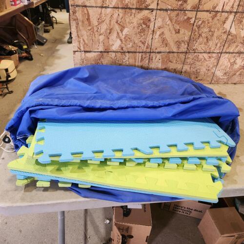 Foam interlocking play mats