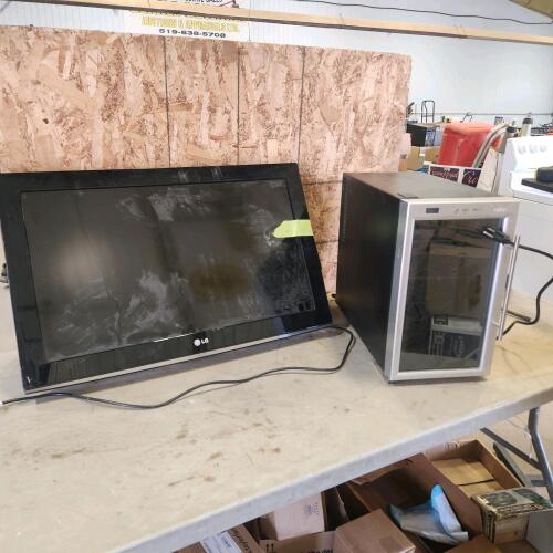 Wine fridge, 31" tv