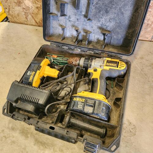 Dewalt 18v drill w/ batteries and charger untested as-is