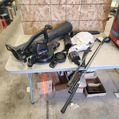 Electric Toro blower/vac, RH golf clubs