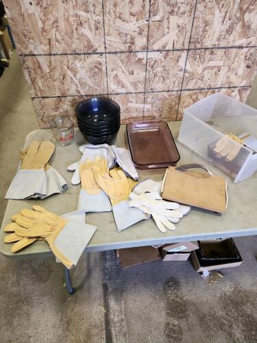 Leather gloves, various glass cookware, etc