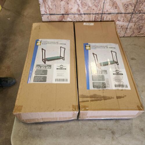 2 Garden kneeling benches