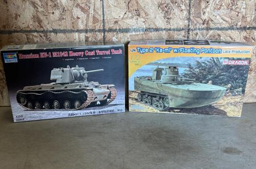1:72 Scale builder model tanks