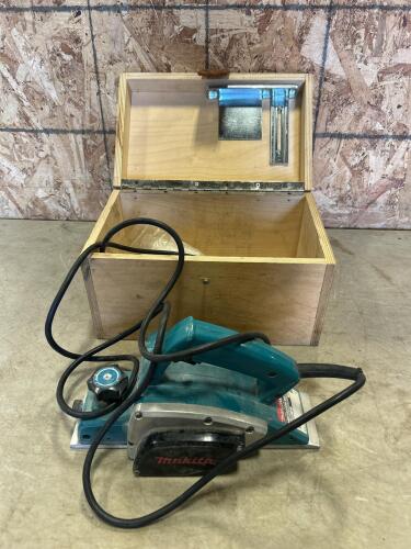 Makita power planer