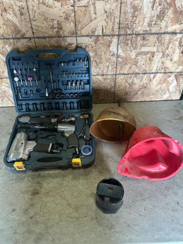 Oil funnels, filter socket, air tool kit