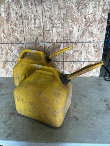 2 20L Diesel cans